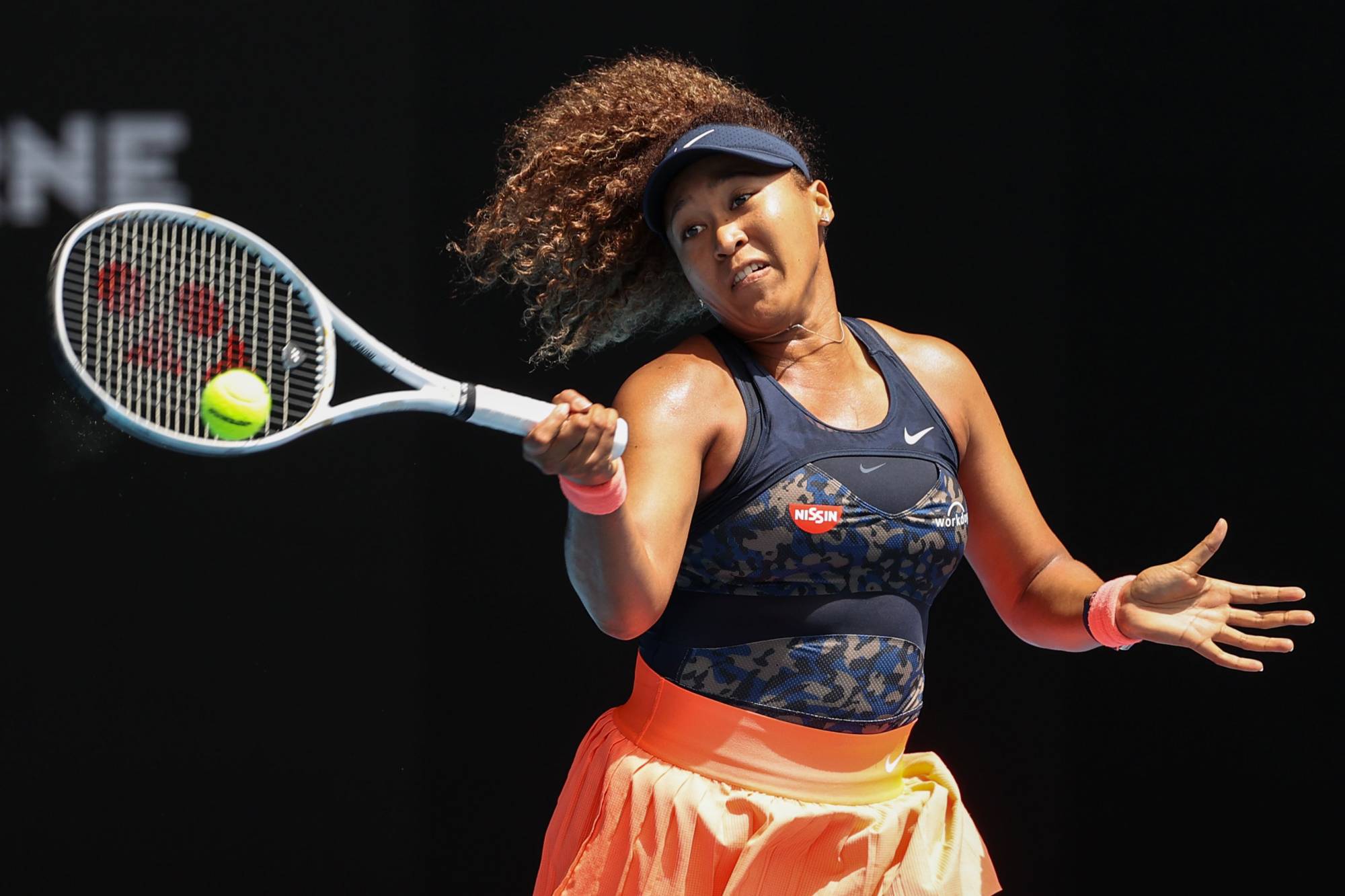 Naomi Osaka storms into Australian Open finals after beating Serena
